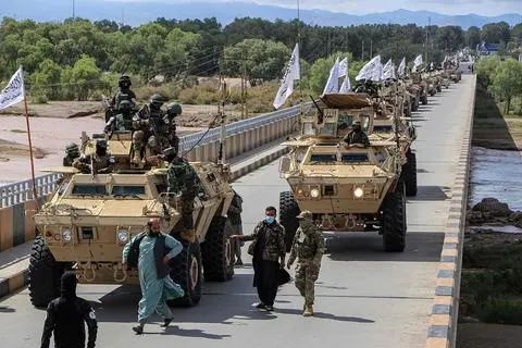 详情披露：美军撤离阿富汗留下71亿美元装备，含30万件武器、4万辆军车