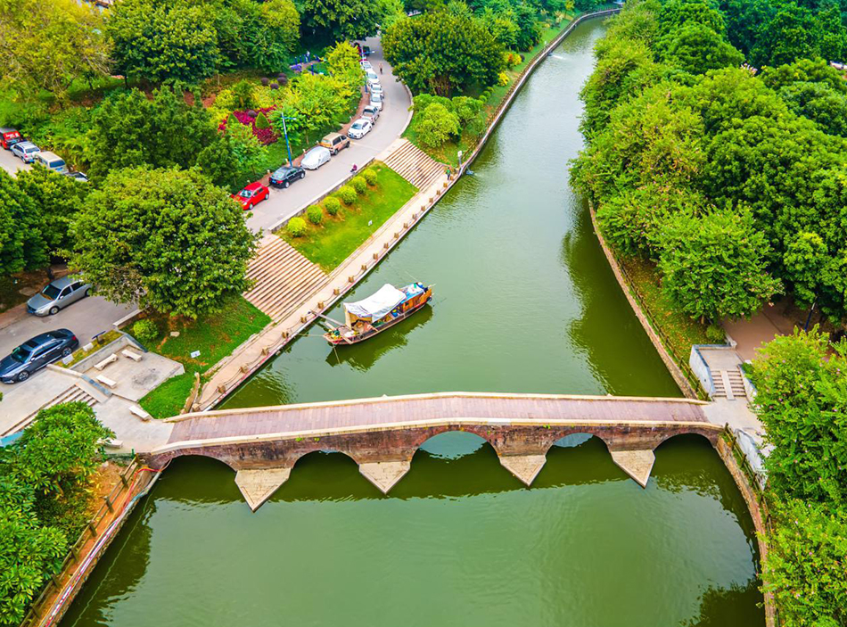 位于广佛交界的荔湾区五眼桥涌. 本文图片均由 广州市水务局 供图