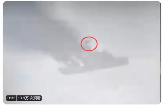 社交平台流传“马卡罗夫海军上将”号护卫舰被击中的画面，但其真实性遭到质疑。