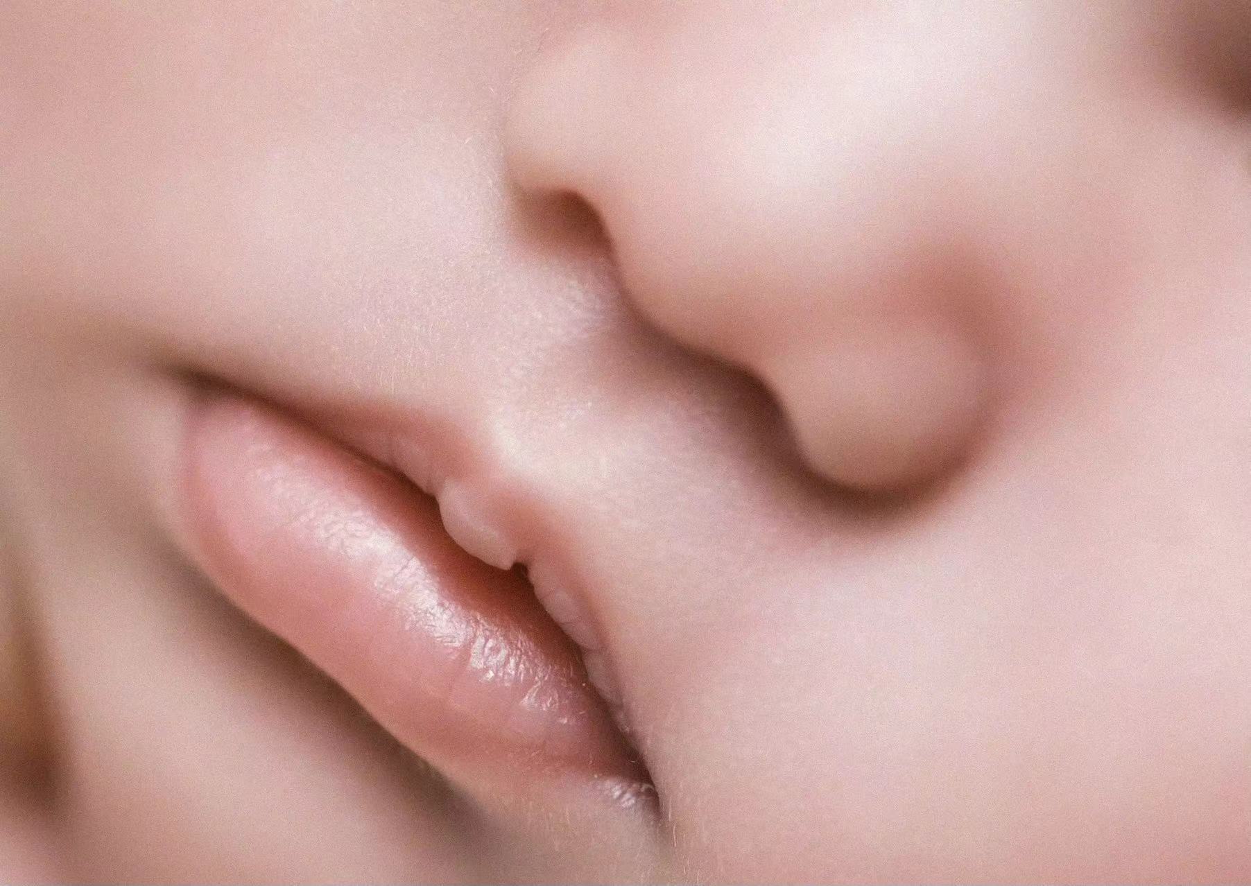 吴中天杨子姗六一节得女 晒宝宝和妈妈互动照片