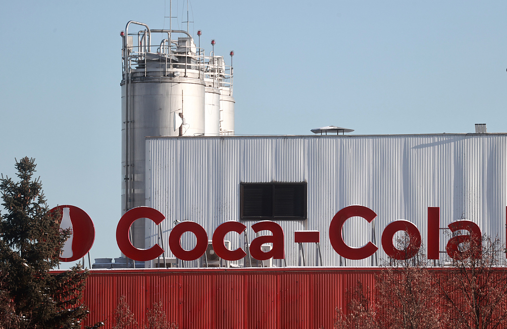 当地时间2022年3月9日,俄罗斯莫斯科,当地可口可乐工厂的外部景象。