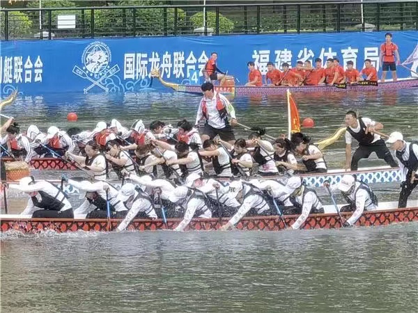 广东女子龙舟队在2022年首届世界龙舟联赛上的表现。来源:南粤女声