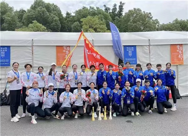 广东女子龙舟队来源:“南粤女声”