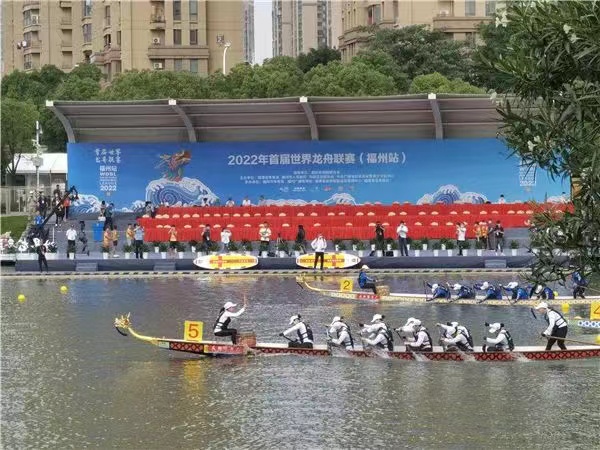 广东女子龙舟队在2022年首届世界龙舟联赛上的表现。来源:南粤女声