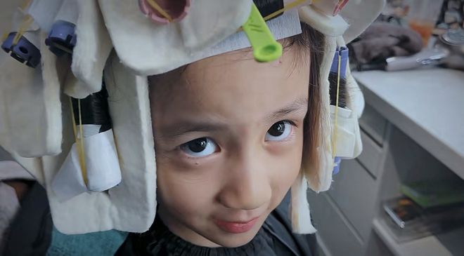 孙莉9岁小女儿烫发被指成熟 黄磊教育方式再被热议插图2