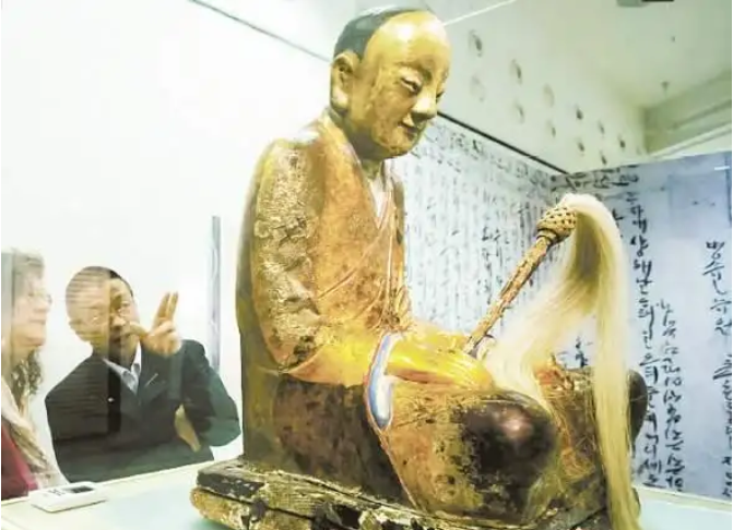 “章公祖师”肉身坐佛