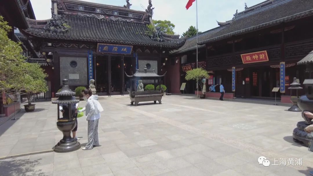 上海城隍庙、上海白云观恢复限流开放