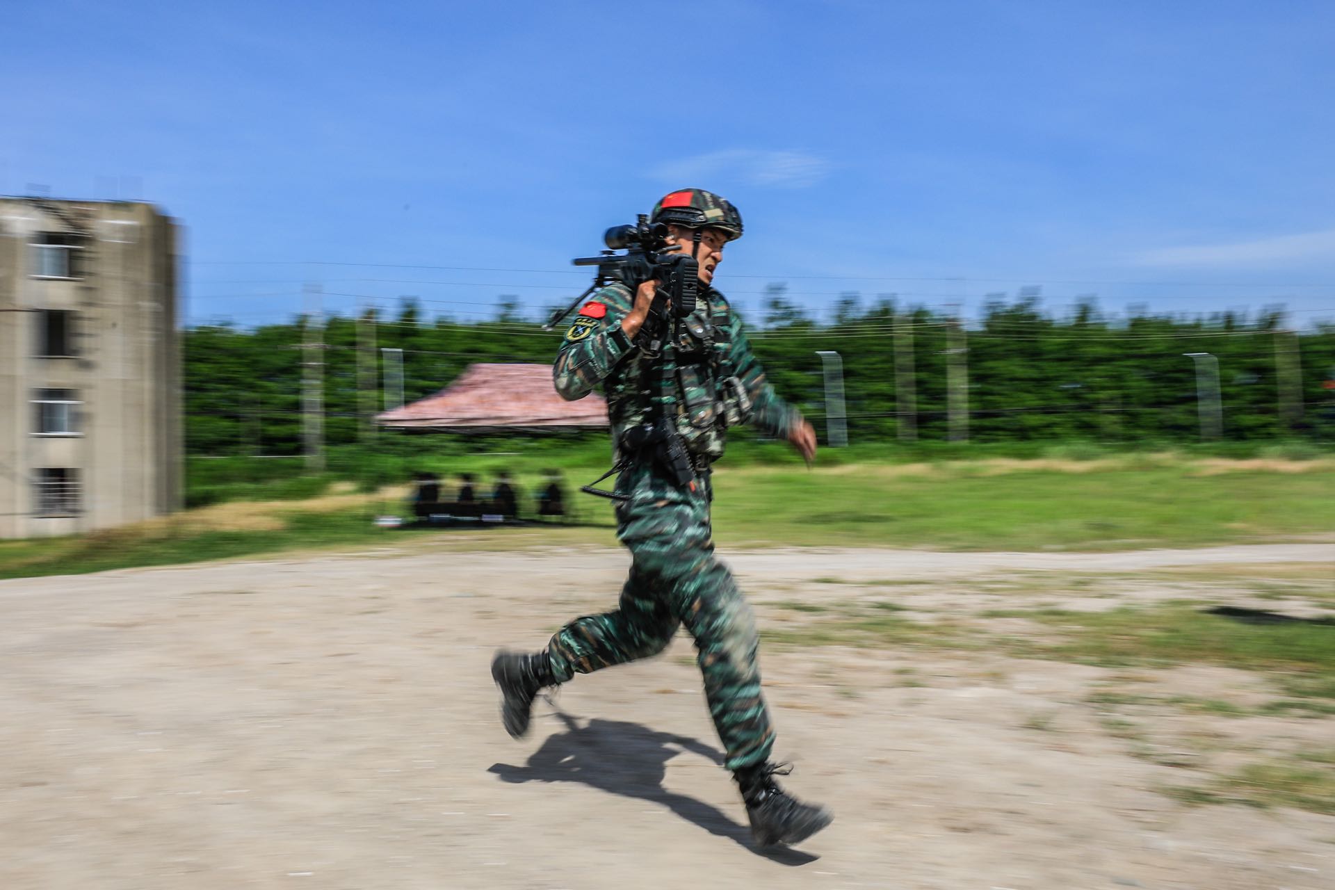 巅峰对决直击武警特战侦察比武热血现场