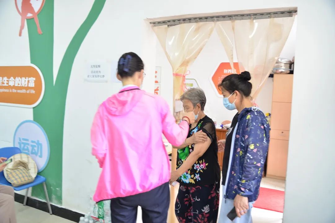 走！打疫苗去！他们的目标是“老人少等待、少跑路”插图5