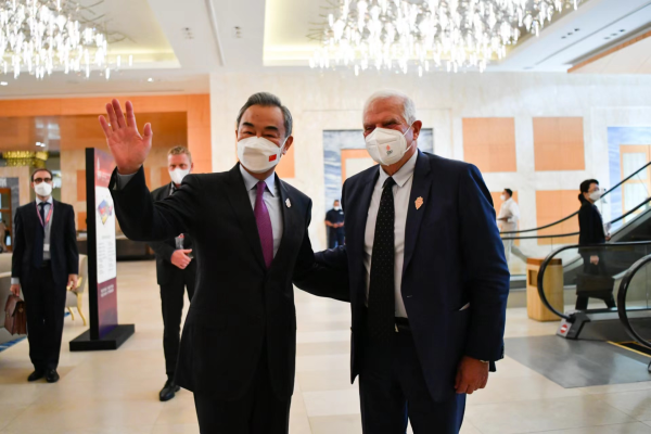 王毅会见欧盟外交与安全政策高级代表博雷利：中欧应保持对话沟通积极势头插图2