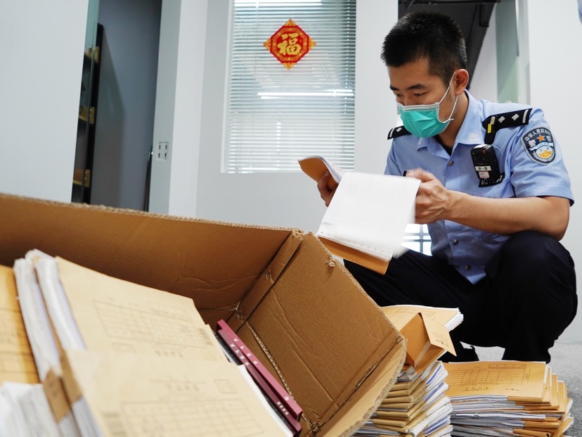 上海警方披露一起重大骗取留抵退税案侦破细节：400余家空壳公司“接力式”虚开，涉案金超60亿元-万博·体育(ManBetX)