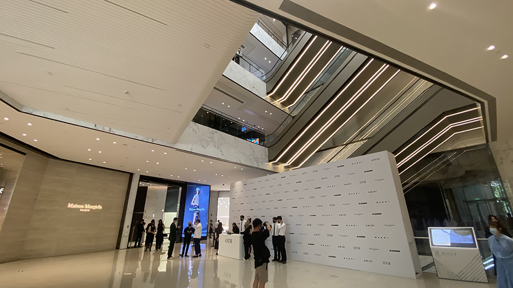 锦沧文华广场率先迎来OTB旗下四大先锋时尚设计品牌。澎湃新闻记者 巩汉语 图