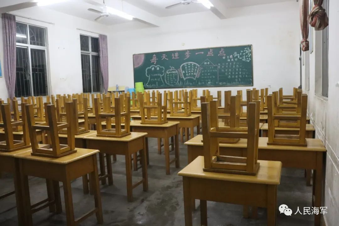 海军陆战队员借宿校舍，熟悉的画面出现了……-ROR·体育(中国)