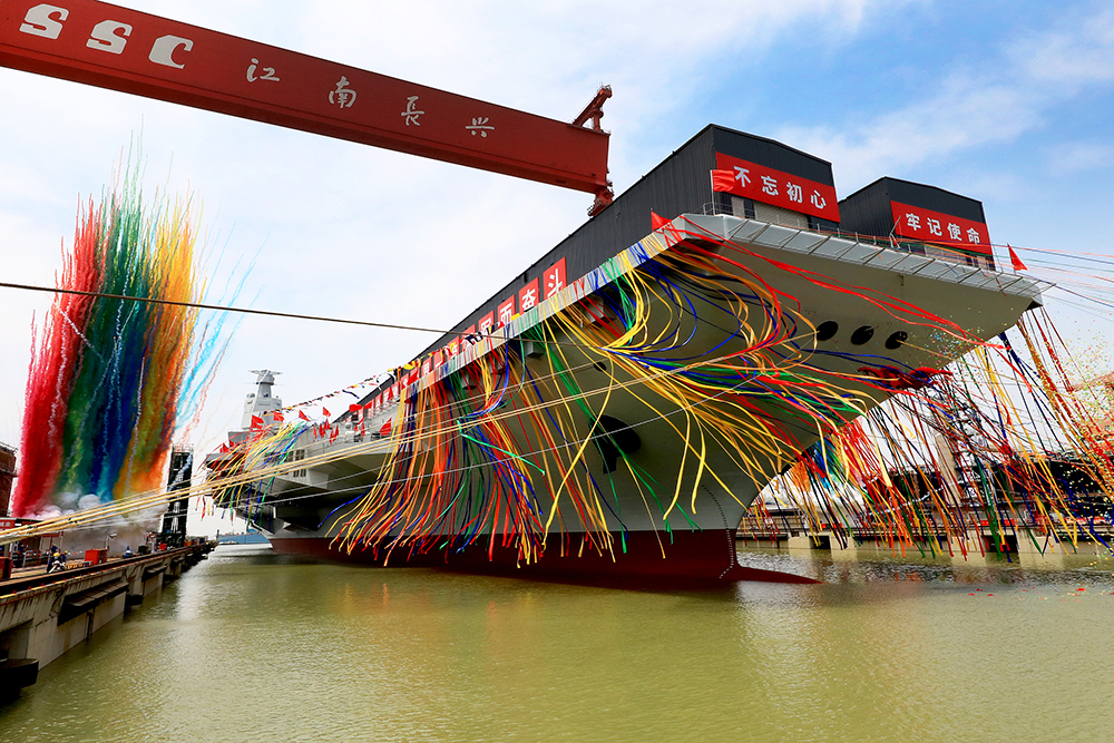 2022年6月17日上午，上海，我国第三艘航空母舰下水命名仪式在中国船舶集团有限公司江南造船厂举行，被命名为“福建舰”。人民视觉 图