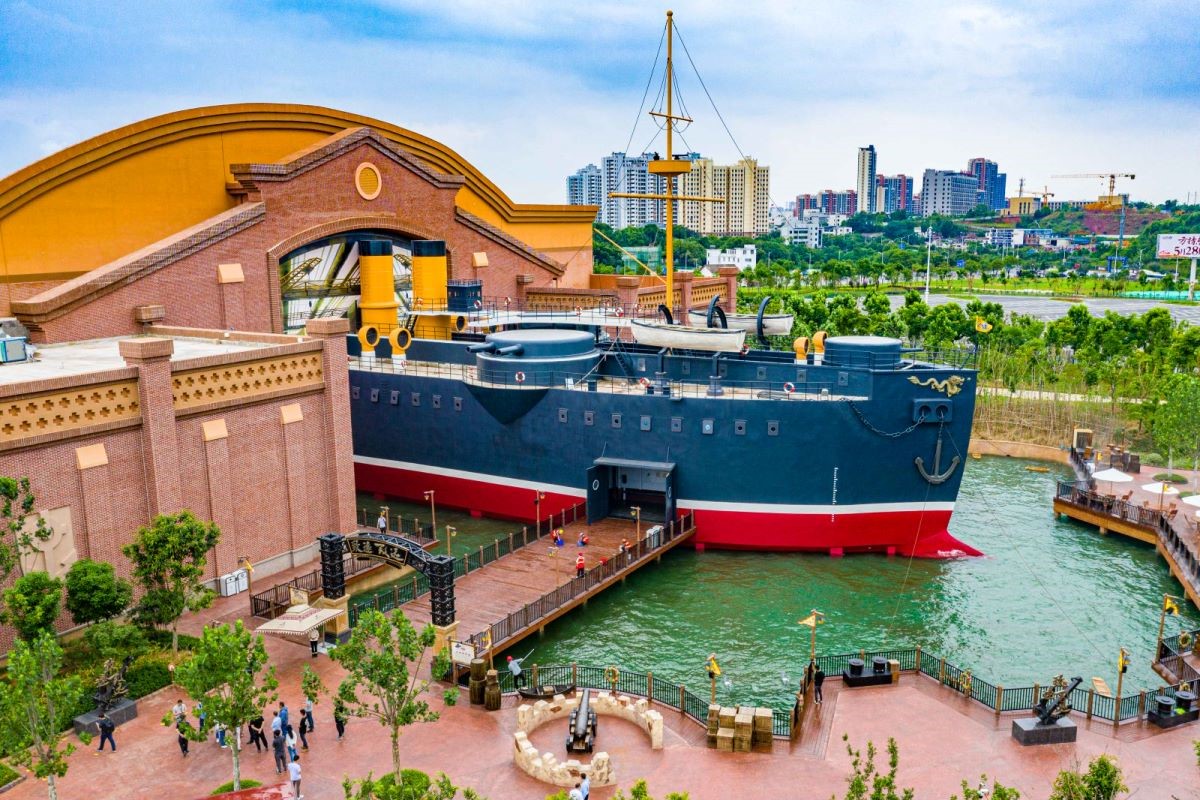 赣州方特东方欲晓主题乐园大型室内有轨漂流项目"致远号".