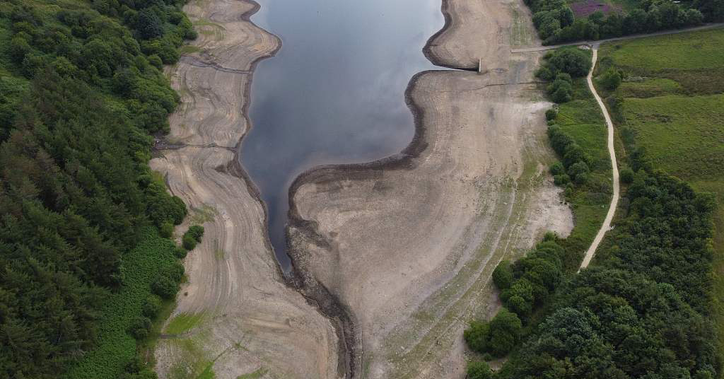 当地时间2022年7月17日,英国斯卡蒙登水库,这里的水位已经下降。