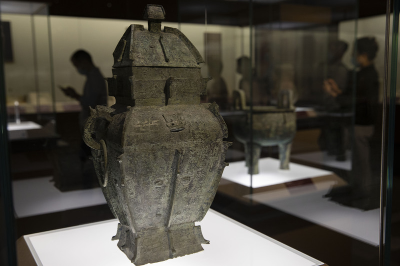 《上海博物馆重磅考古大展“宅兹中国——河南夏商周三代文明展”开幕》