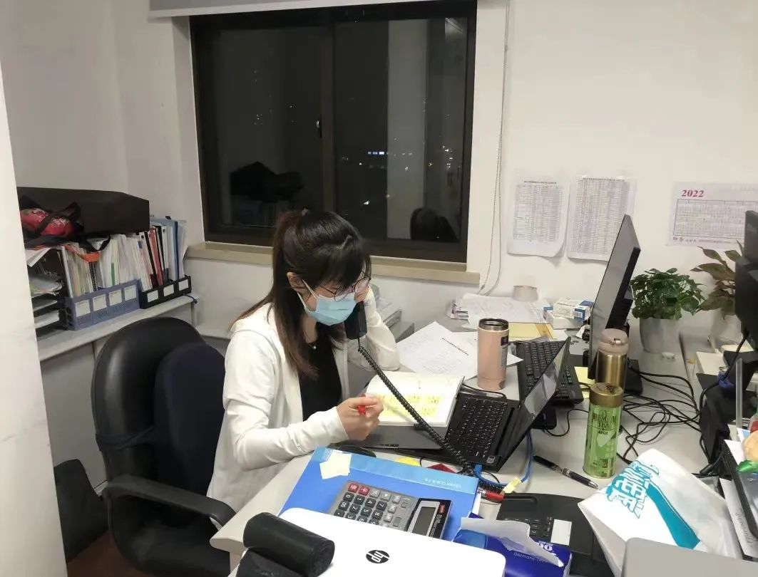 了解不同服务商提供的直播服务套餐及价格 (了解不同服务器的方法)-虎跃云资讯网