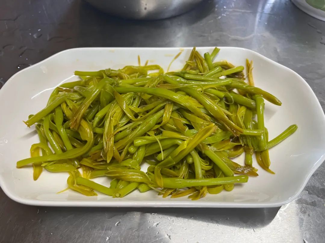 凉拌黄花菜怎么做_凉拌黄花菜的做法_豆果美食