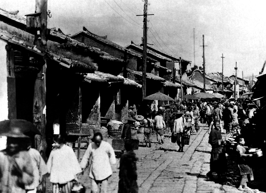 老昆明“自来月”大战“洋油灯”