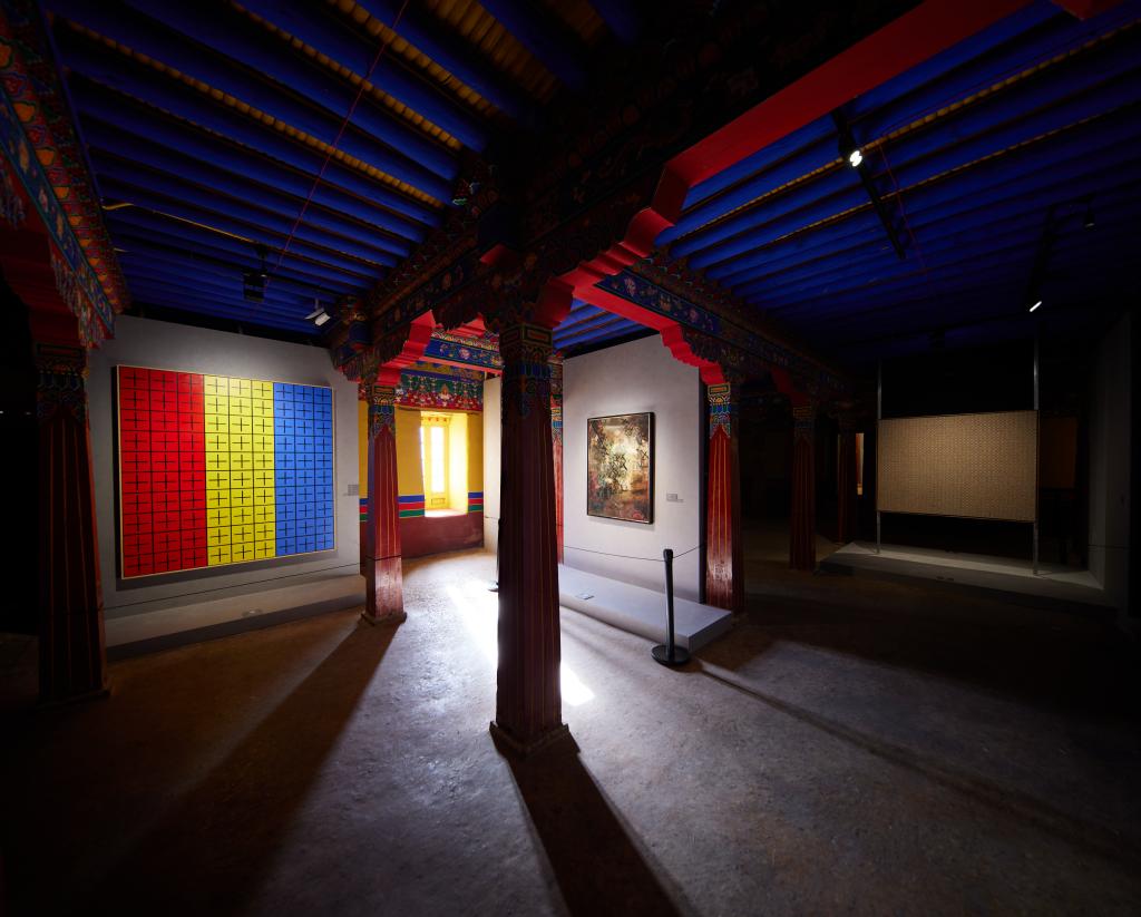 “十方：丁乙在西藏”喜德林寺展场。 吉本岗艺术中心 供图