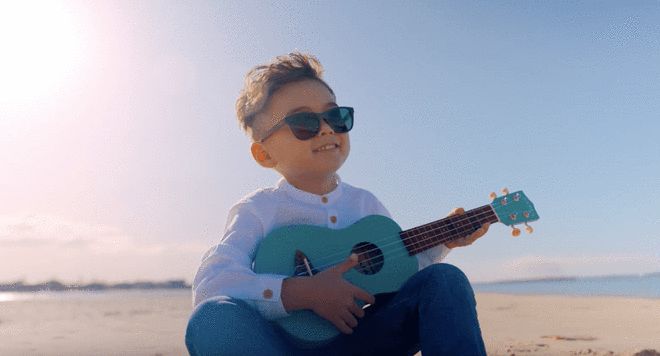 周杰伦《粉色海洋》MV公开 5岁儿子罗密欧特别出镜插图