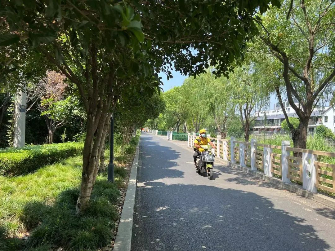 车辆占道、路灯失修怎么办？这个街道即知即改还路于民插图1