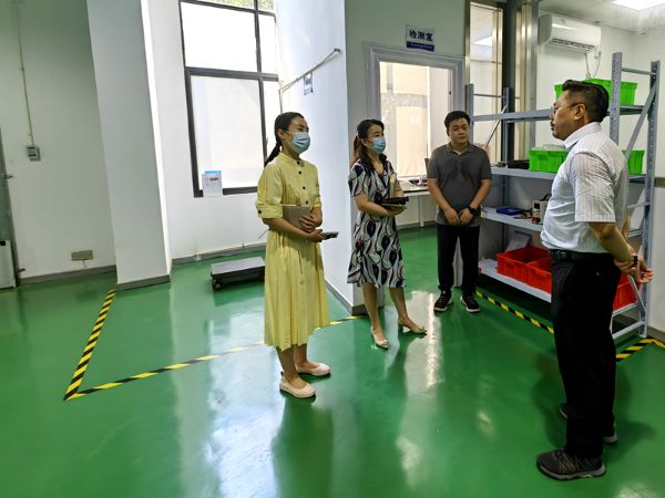 闵行区市场监管局调研医疗器械公司.jpg