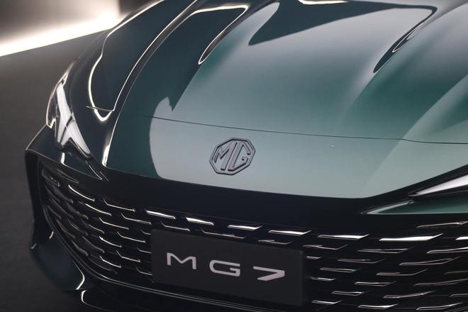 出圈设计说:极致型格美学设计的顶格轿跑——MG 7