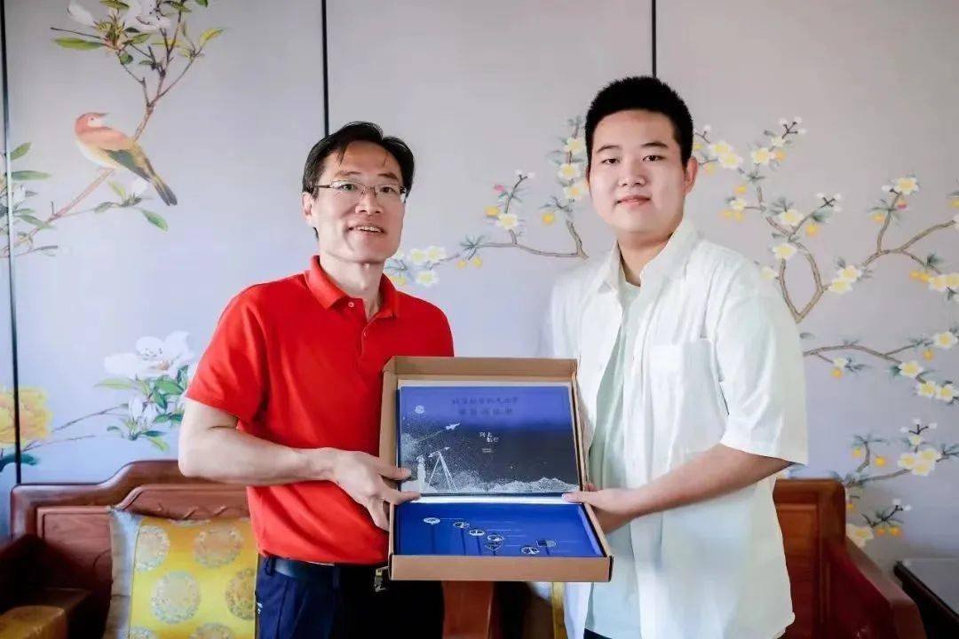 接力为国家航空航天事业奋斗：这对父子在红色工程师摇篮当校友插图