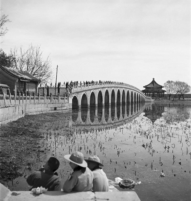 北京，颐和园十七孔桥，1936年。（金石声摄）