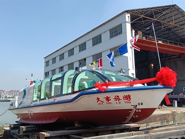 
中日友好医院挂号黄牛电话,住院检查加快上海苏州河水上旅游项目首艘新能源游船“久事旅游”号顺利吉水