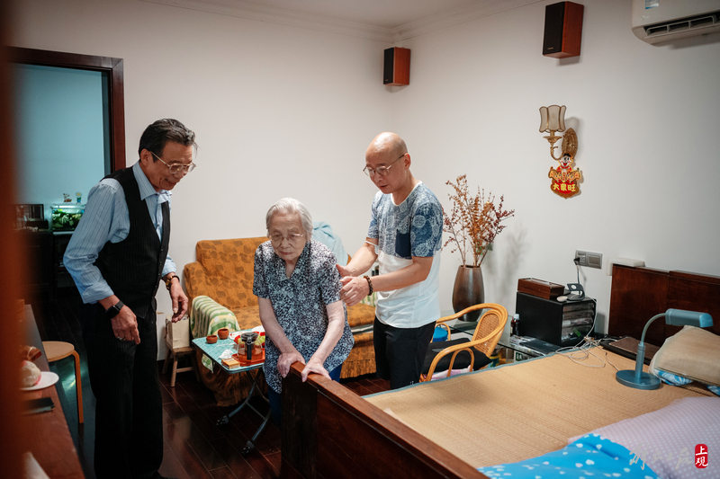 
上海精神卫生中心黄牛跑腿挂号,住院检查加快上海最高龄炒股奶奶105岁了，这一年，她又赚够了买小菜的钱