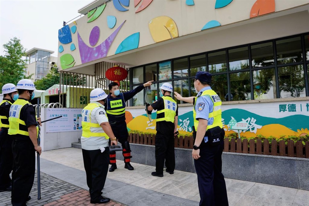 
中山大学孙逸仙纪念医院黄牛号贩子代挂号,住院检查加快开学在即 上海警方多策并施筑牢校园安全防线