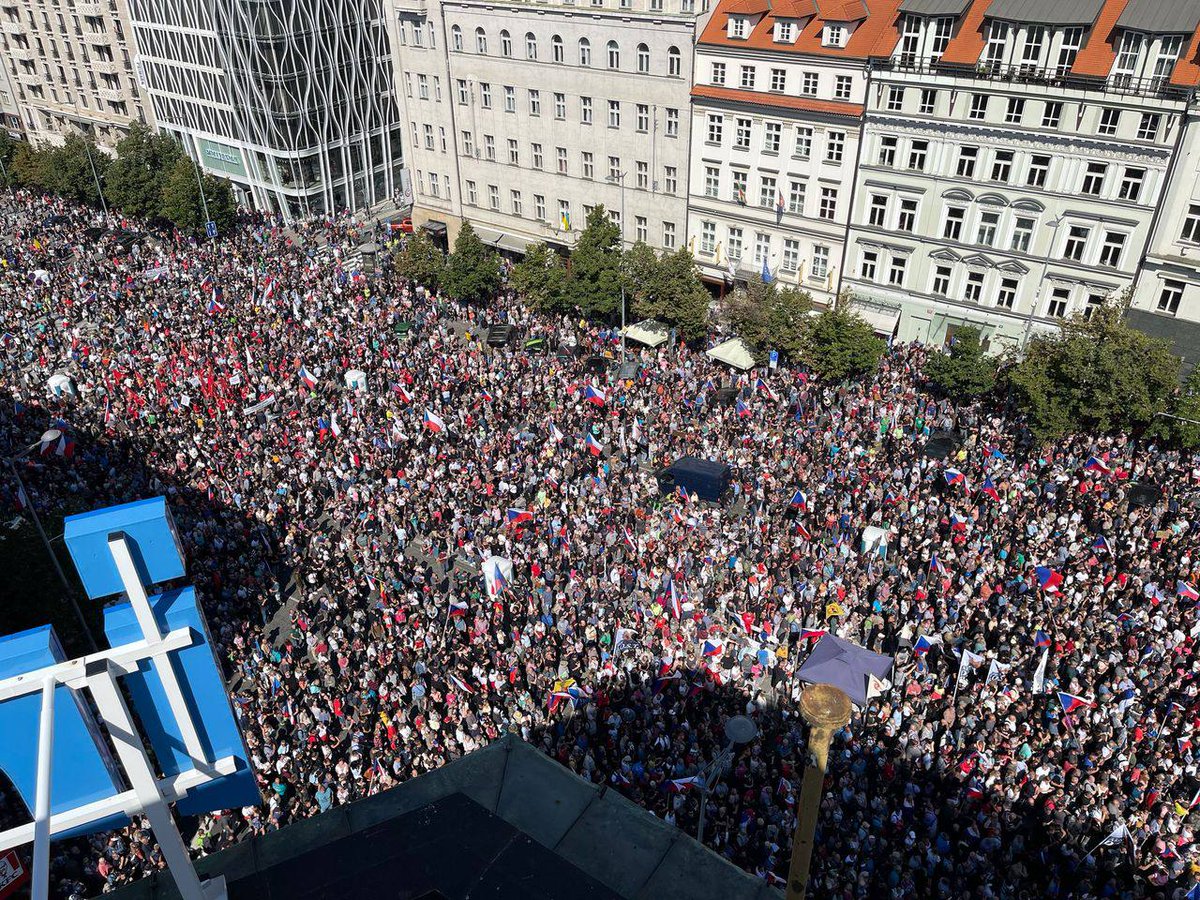 Thousands Protest in Prague Over Energy Crisis - Bloomberg
