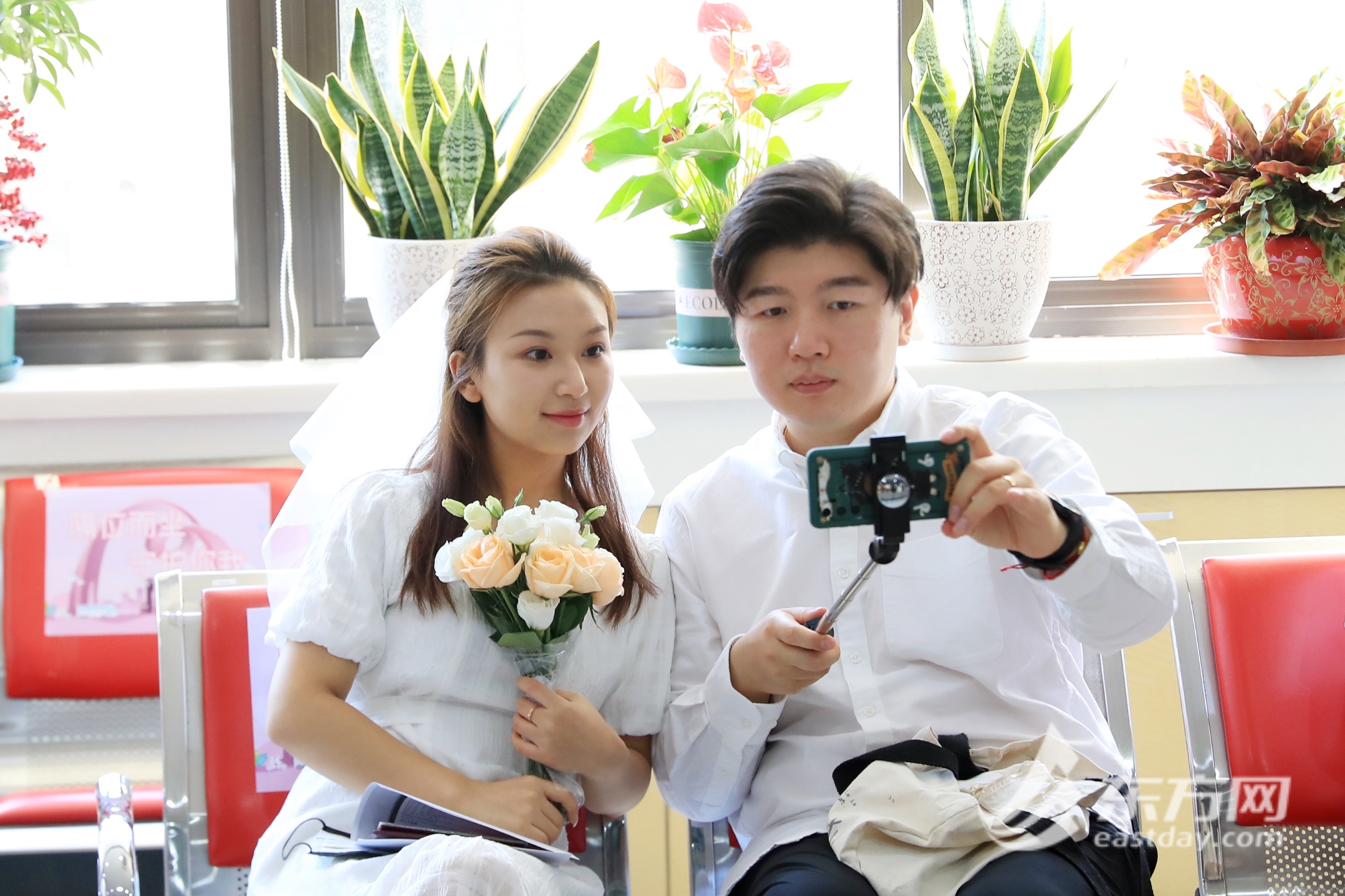 情定中秋爱意浓 婚姻登记迎来全市通办试点后的首个高峰插图22