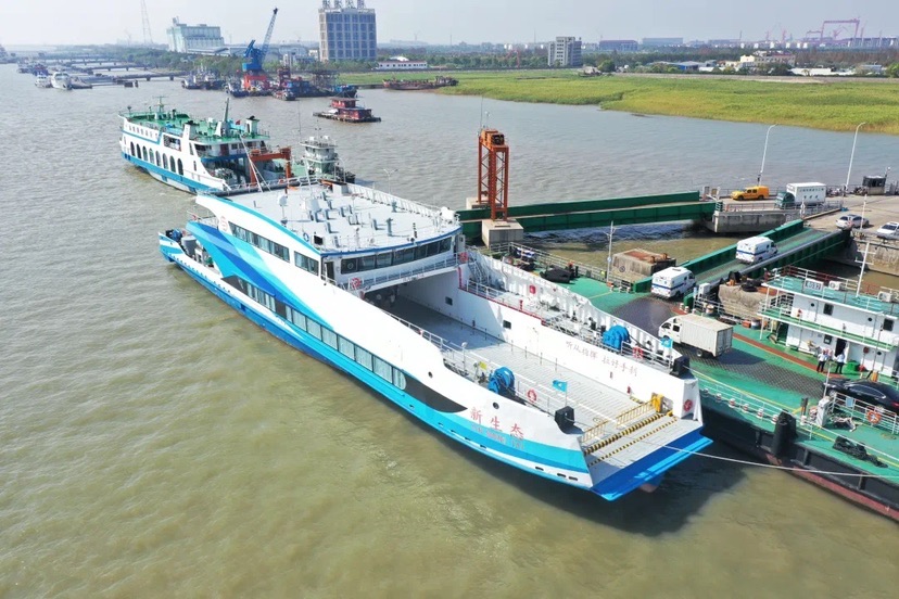 充电15分钟航行1小时！世界首艘纯超级电容动力渡轮抵达上海崇明插图