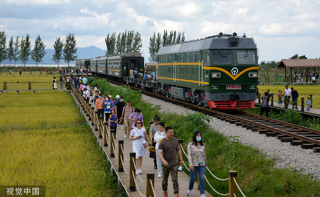 云南文旅厅公布国庆假期旅游数据省内游客占776