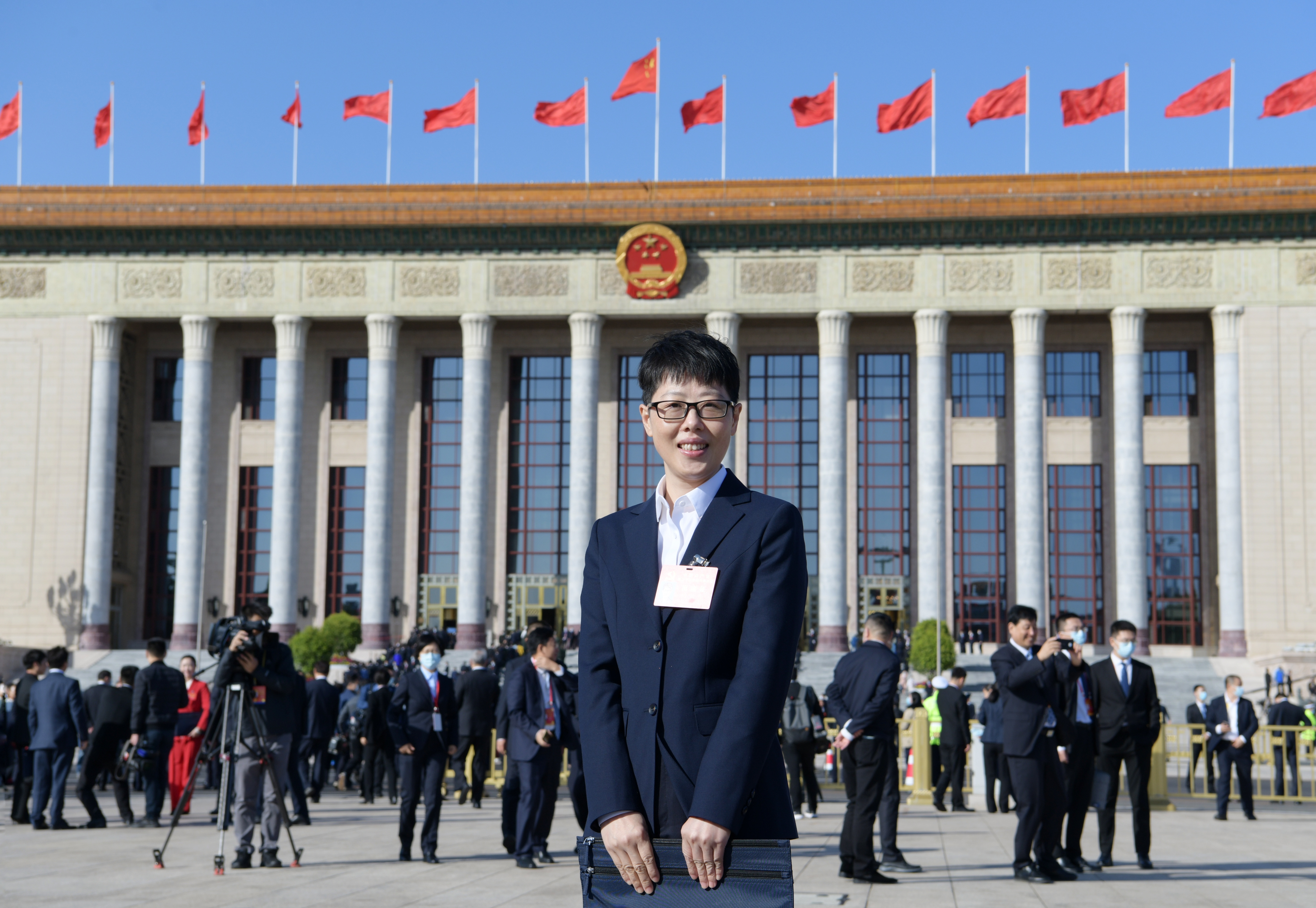 
上海第十人民医院黄牛代挂号电话票贩子号贩子网上预约挂号,住院检查加快,二十大代表坚守老字号柜台近30年：暖心服务，与顾客成为朋友