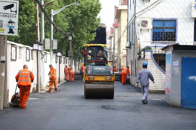 
南京军区总医院黄牛代挂号电话票贩子号贩子网上预约挂号,住院检查加快,高新区社区红叶路维修项目已施工完毕 大大提升了街区的整体面貌