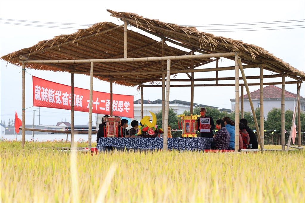 
南方医科大学南方医院黄牛代挂号电话票贩子号贩子网上预约挂号,住院检查加快,高质量文化盛宴送到家门口 沪郊朱泾的稻花香里传来多彩“好声音”