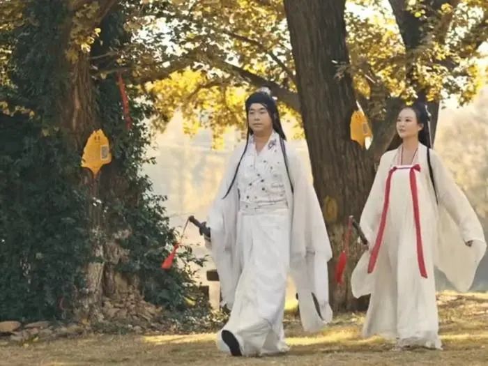 古风装扮的解伟。抖音视频截图 图片