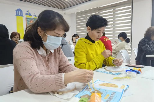 
北京儿童医院黄牛代挂号电话票贩子号贩子网上预约挂号,住院检查加快,彩绘玻璃杯、制作尤克里里……宝山这里的社区活动精彩纷呈！