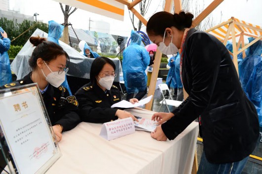 
南京眼科医院黄牛代挂号电话票贩子号贩子网上预约挂号,住院检查加快,打造楼宇“首席服务团队”，北站街道助推楼宇党建提质增效