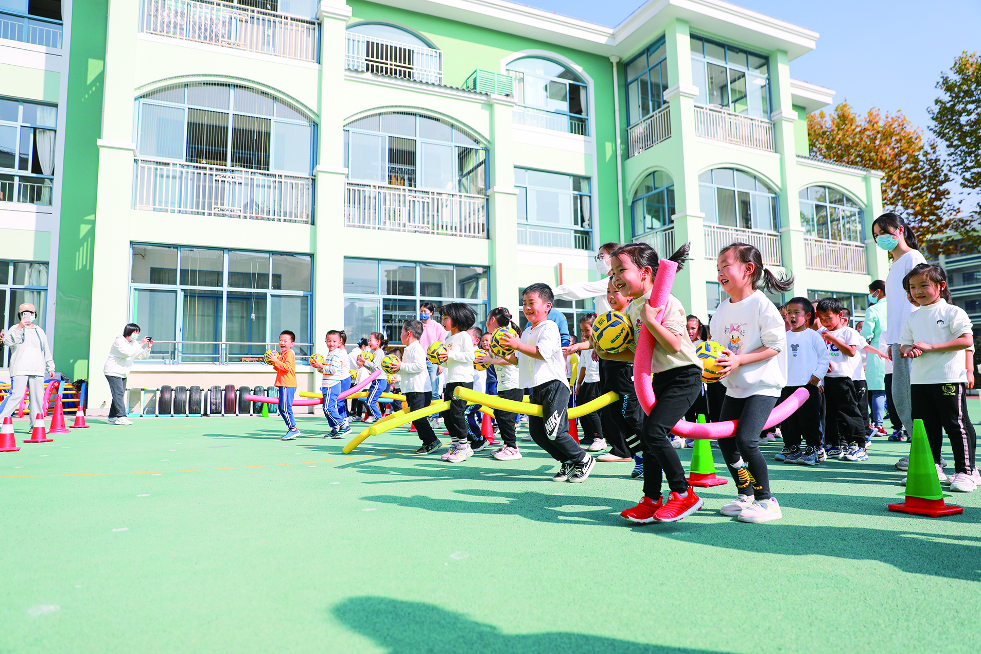 
长春吉大一院黄牛代挂号电话票贩子号贩子网上预约挂号,住院检查加快,与足球共舞，享趣味运动