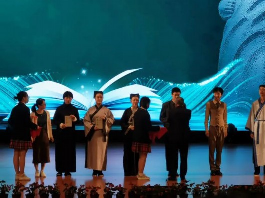 让沁人书香充盈校园！“行知杯”第17届上海市高中名校读书节活动开幕-泛亚电竞