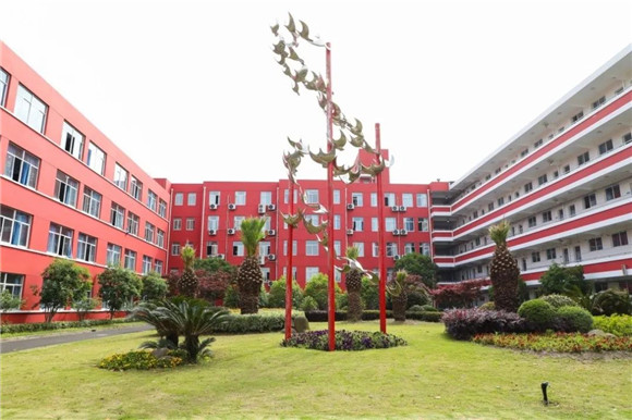 振华职校正处于重要发展的窗口期,学校被评为上海优质中职培育学校