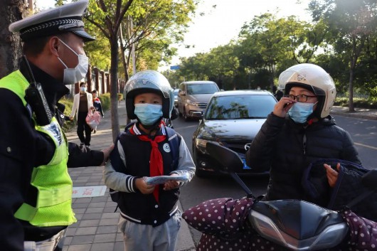 
东直门医院黄牛代挂号电话票贩子号贩子网上预约挂号,住院检查加快,文明交通从“头”守护！宝山公安开展专项整治行动