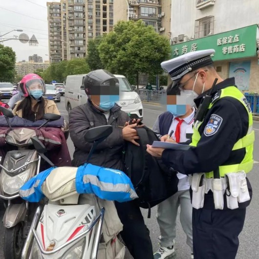 
东直门医院黄牛代挂号电话票贩子号贩子网上预约挂号,住院检查加快,文明交通从“头”守护！宝山公安开展专项整治行动