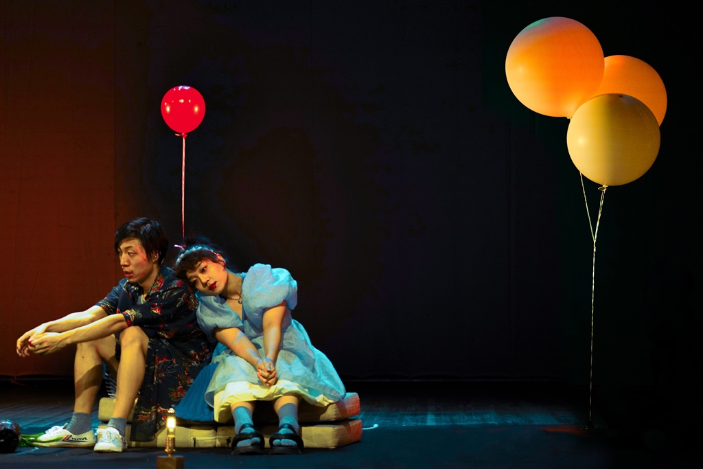 《你喜欢高椰子树,还是矮椰子树》剧照